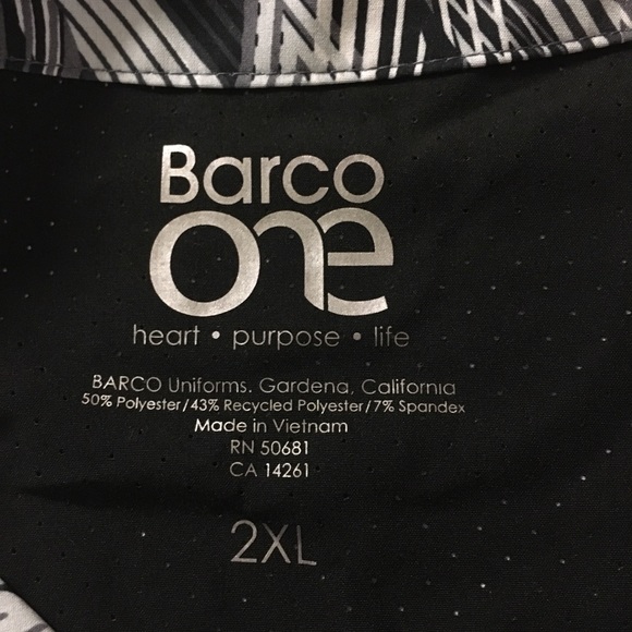 Barco Uniforms Scrub top •2X 💕🌸 - Picture 5 of 5